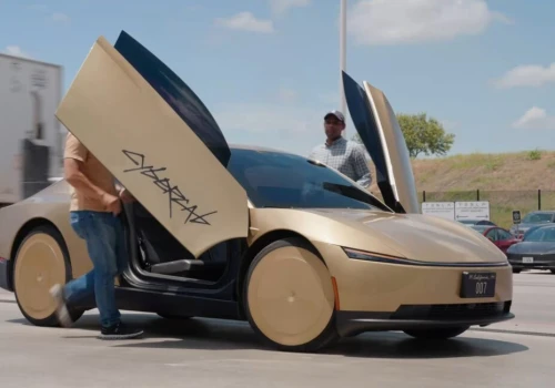 Aplikacja Tesla Robotaxi do pobrania także w Polsce. Gdyby Tesla chciała, mogłaby się ubiegać o jazdy na drogach publicznych
