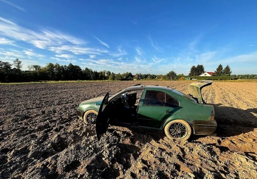Pościg za 24-latkiem. Uciekł autem, pieszo i wskoczył do rzeki