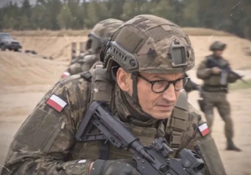 Morawiecki przedawkował AI. Tego klipu nie da się odzobaczyć