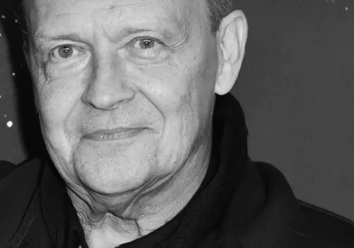 Jaka była ostatnia rola Jana Frycza. Kto go zastąpi w tej roli, aby premiera odbyła się zgodnie z planem