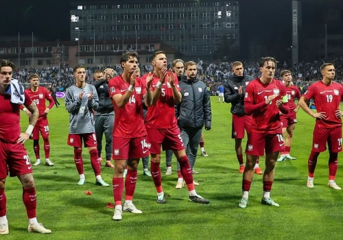 Polscy piłkarze podeszli do kibiców po kompromitującej porażce. Niebywałe, co od nich usłyszeli