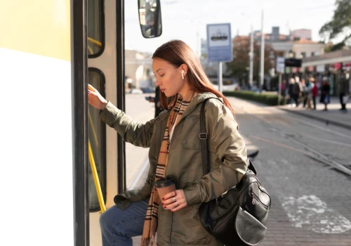 Autobus dwa razy dziennie to za mało. Samorządy chcą skończyć z transportem tylko na papierze