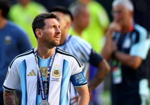 Messi pożegnał się z Argentyną w swoim stylu. Gol, dwie asysty i łzy na Monumental