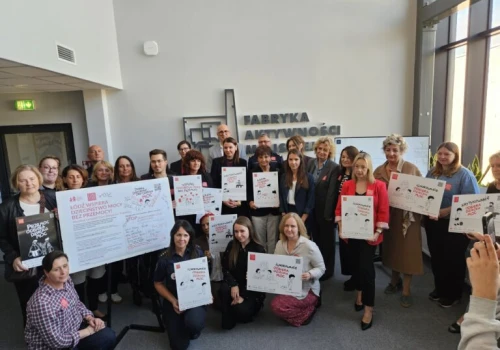 Coraz więcej zgłoszeń dotyczących przemocy wobec dzieci. Łódź dołącza do ogólnopolskiej kampanii