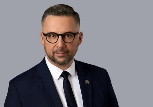 Fundusze Europejskie pomagają osobom studiującym