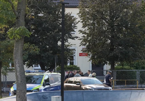 19-letni uczeń wszedł do szkoły z ładunkiem wybuchowym. „Tylko to uniemożliwiło detonację”