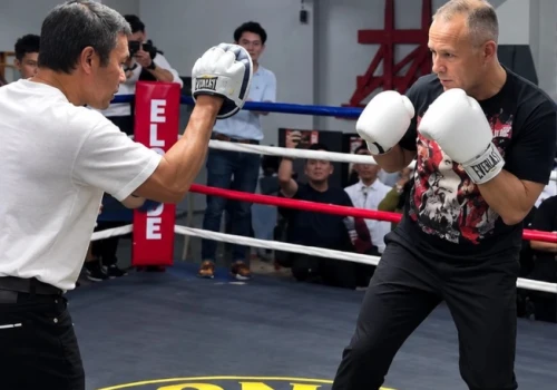 Prezydent Nawrocki na treningu bokserskim ze słynnym pięściarzem Mannym Pacquiao