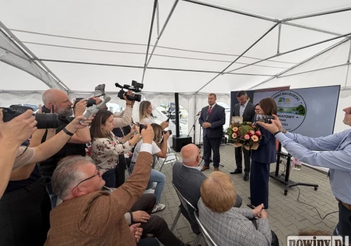 Podkowa na szczęście w prezencie. Powiatowy Stół Gospodarczy gościnnie w nowym zakładzie firmy Seget