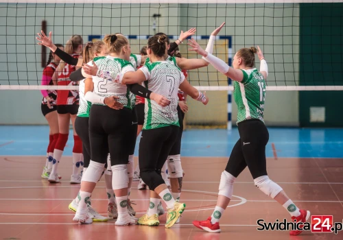 Siatkarki Polonii po raz pierwszy w sezonie zeszły z parkietu pokonane