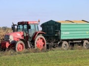 Tragedia podczas prac polowych. Maszyna wyrwała mężczyźnie rękę