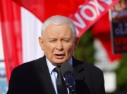 Kaczyński przed Sejmem o standardach demokracji. Zapomniał chyba o grubych aferach PiS