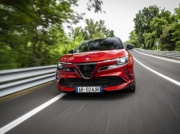 Alfa Romeo zdradza sekrety modelu Junior Veloce o mocy 280 KM. Uosobienie sportowego charakteru