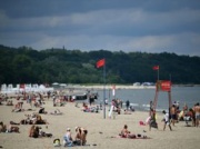 Zaczęło się. Czerwone flagi na bałtyckich plażach