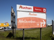 Auchan w Polsce nie dotrzymuje kroku konkurencji. Efekt Rosji