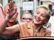 Sharon Stone pokazała się w bardzo odważnej bieliźnie. Internauci mocno podzieleni