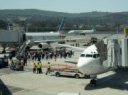 Ewakuacja samolotu American Airlines. Na pokładzie zapalił się laptop