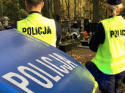 Porażające sceny na cmentarzu w polskim mieście. Policja w akcji