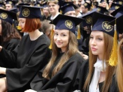 Wyróżnienia, sukcesy i nowe początki – wielka ceremonia graduacji studentów Wydziału Zarządzania Uniwersytetu Warszawskiego