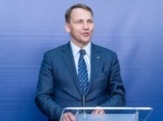 Ukraina dostanie zamrożone pieniądze Rosji szybciej? Sikorski wskazuje rozwiązanie