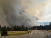 Ściana ognia w kanadyjskim Jasper. Płomienie strawiły połowę miasta