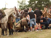 Koszmarny wypadek podczas pokazu. Koń przygniótł jeźdźca