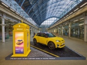 Renault 5 E-Tech – odrobina Paryża w londyńskim St. Pancras