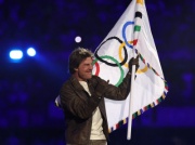 Tom Cruise przyleciał i wjechał na zakończenie olimpiady w Paryżu