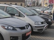 Małżeństwo emerytów kupiło wymarzone auto w komisie. Teraz właściciel umywa ręce