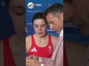 Ojciec pociesza córkę, której nie udało się zdobyć medalu olimpijskiego [WIDEO]