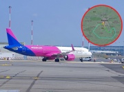 Awaryjne lądowanie samolotu Wizz Air na Okęciu. 12 karetek na miejscu