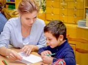 Chce iść na pedagogikę. Ostrzegają ją przez niskimi zarobkami. 