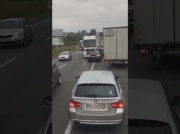 Szybka kara dla typa z BMW który chciał cwaniakować [WIDEO]