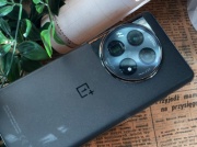 OnePlus 13 może mieć pojemne ogniwo. To będzie smartfon długodystansowy