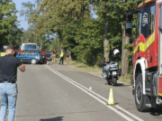 Auto roztrzaskało się na drzewie, nie żyje 4-latek. Gdy strażacy zajrzeli do środka, zamarli