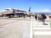 Ryanair chce walczyć z pijakami! Proponują limit alkoholu na lotniskach