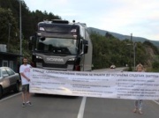 Zatrzymują samochody, blokują przejścia graniczne. Protest w Serbii