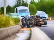 Ranny motocyklista. Kierowca osobowego auta odjechał