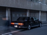 Woź się niczym Oyabun. Toyota Century z V12 jest idealna na nocną jazdę po Tokio