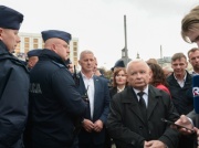 Awantura pod pomnikiem smoleńskim. Jarosław Kaczyński: tolerowana jest agresja, którą można określić, krótko: to jest putinada!