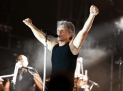 Jon Bon Jovi pomógł uratować kobietę, która zamierzała skoczyć z mostu w Nashville