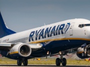 Ryanair musi oddać opłatę za bagaż podręczny. Pasażerka wygrała w sądzie