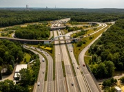 Tego jeszcze nie było. Wybudują dach nad autostradą, a na nim park