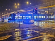 Potrącenie rowerzysty przez tramwaj na Kuklińskiego i pożar bloku w Nowej Hucie (ZDJĘCIA)