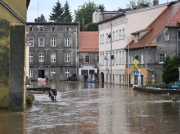 Służby i mieszkańcy walczą z żywiołem. Użyto śmigłowców!