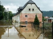 Powódź kontra biznes. Jak radzą sobie fabryki w zagrożonych regionach?