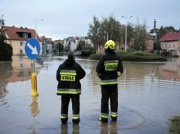 Trwa apogeum na rzece Bóbr w Nowogrodzie Bobrzańskim. Fala powodziowa zbliża się do Wrocławia