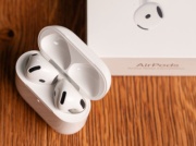 Jak działa ANC w AirPods 4 w porównaniu do AirPods Pro 2? Pierwsze wrażenia