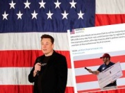 Elon Musk sypie milionami z rękawa. Tak kusi wyborców Trumpa