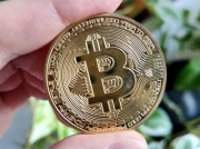 Bitcoin przebije 100 tys. dol.? Rekord zależy od wyborów w USA