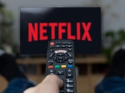 Jeden z największych hitów 2023 roku w rozszerzonej wersji trafił na Netflix. Gratka dla Polaków